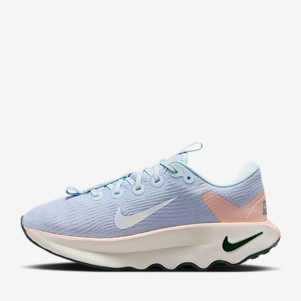 Nike Women's Motivo PRM
Glacier Blue / Green sole